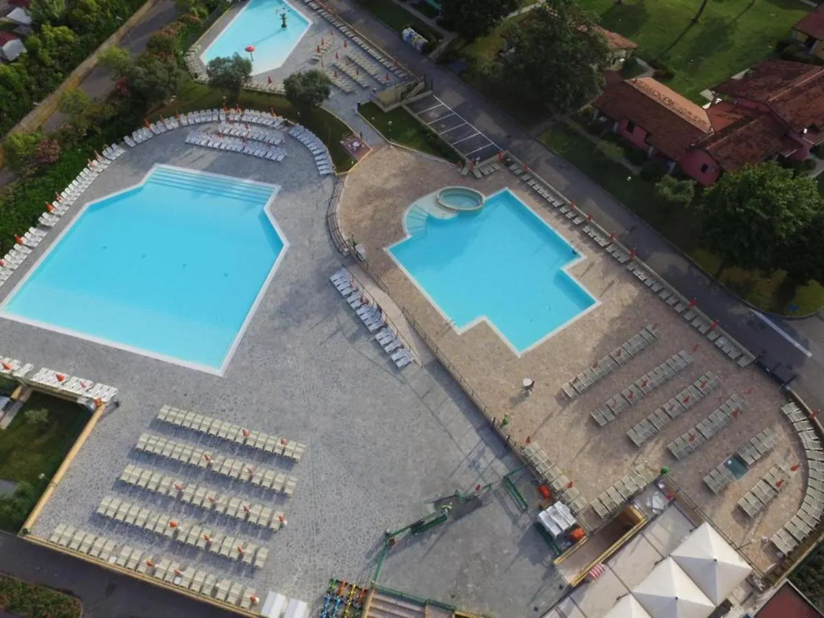 Villaggio Colombare Сирмионе 0*,  Италия