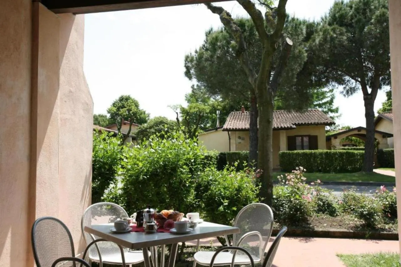 Апарт-отель Villaggio Colombare Сирмионе